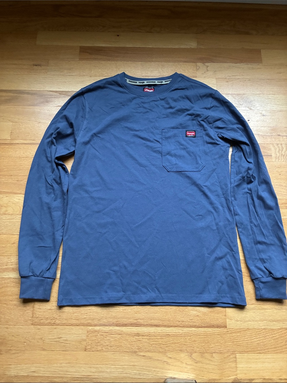 Wrangler Men’s Long-Sleeve Pocket Tee - Blue